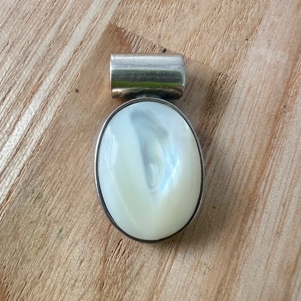ATI 925 Sterling silver Mexico mother of pearl slide pendant